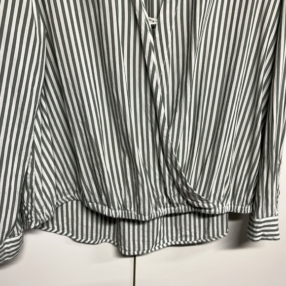 Beachlunchlounge Collection Top - Picture 4 of 12